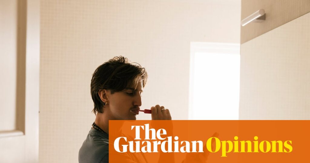 Archimedes knew the golden power of boredom – so why can’t we stop bringing our phones into the bathroom? | Miski Omar