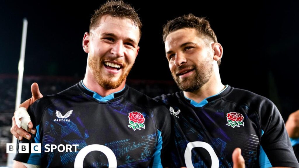 Steve Borthwick gives England a pep talk