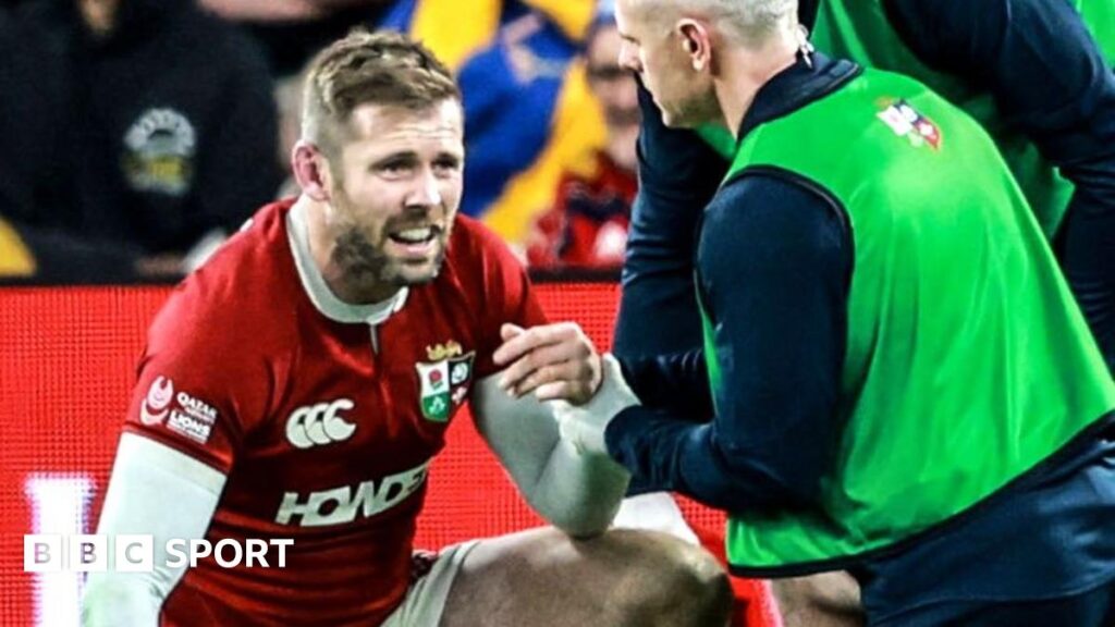 Elliot Daly gets treatment on his arm