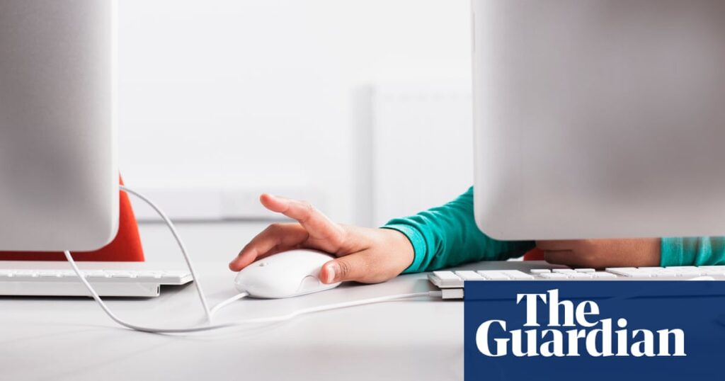 Fear of being ordered back to office affecting UK staff wellbeing, poll finds | Working from home