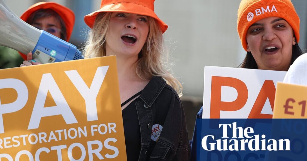 Resident doctors accused of ‘greedy’ pay demands before Streeting talks | NHS