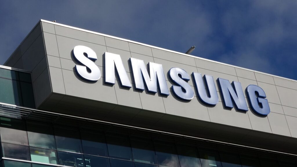 Samsung Q2 profit more than halves on chip slump
