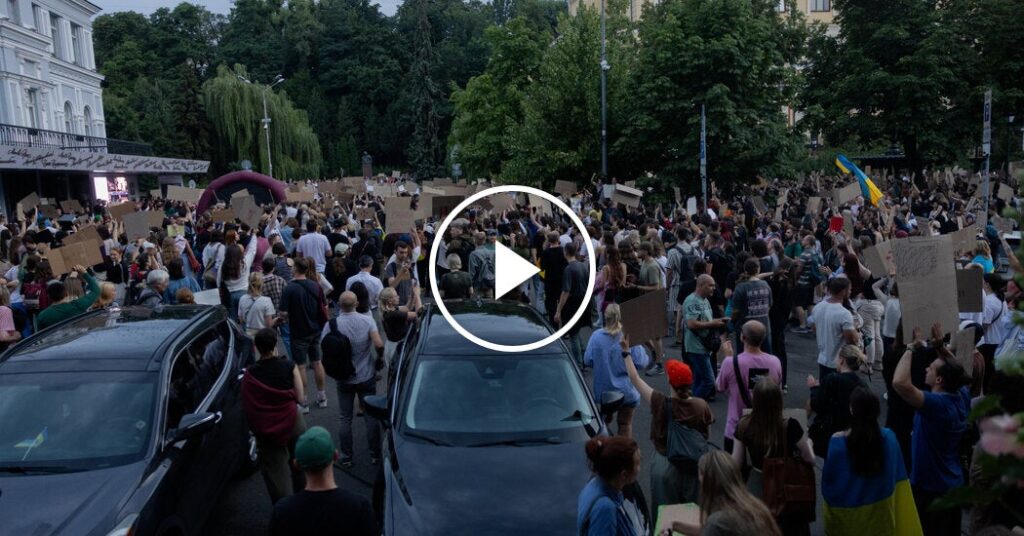 Thousands Protest After Ukraine Weakens Anticorruption Agencies