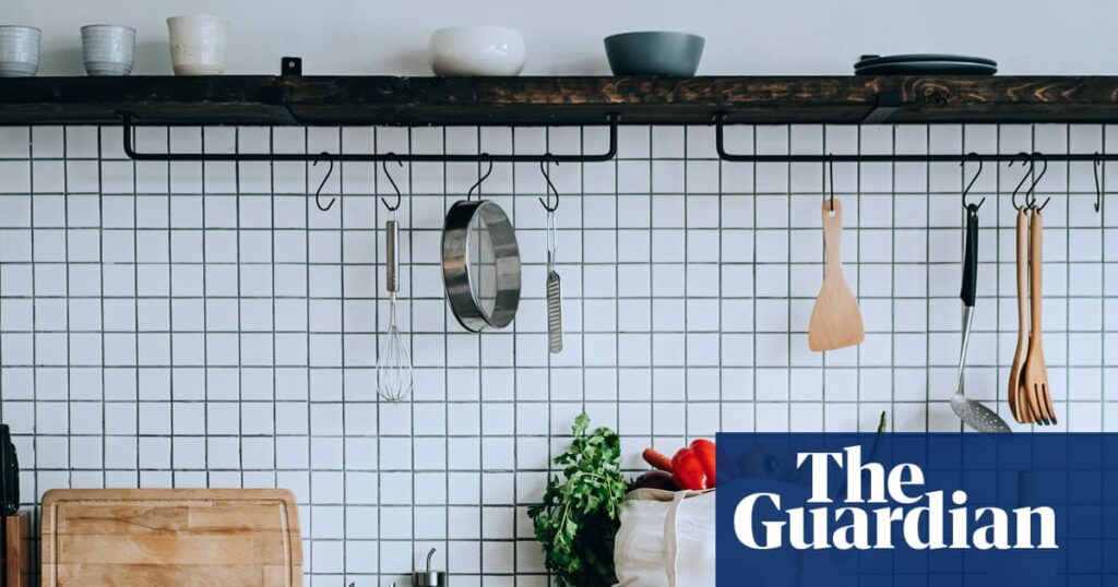 Ditch your dish sponge, take a packed lunch: 33 easy plastic-free kitchen swaps | Plastic free