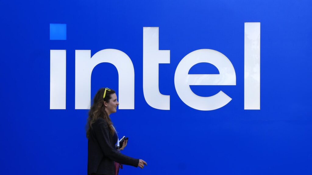 Government's Intel intervention is 'essential,' analyst says