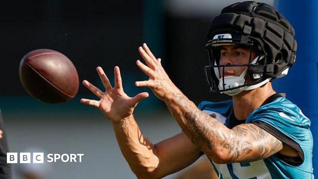 Louis Rees-Zammit in training for the Jacksonville Jaguars