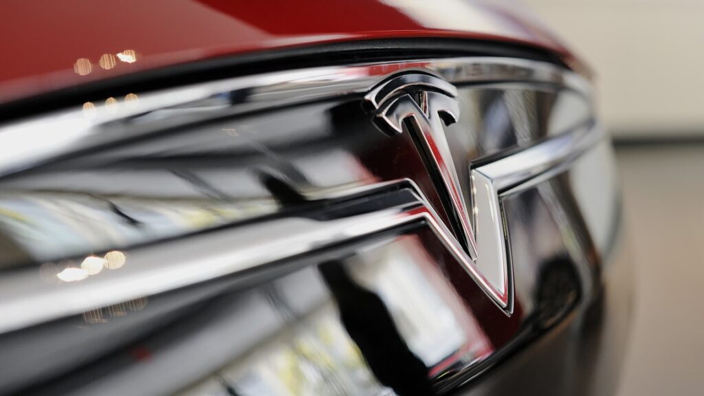 Musk says Tesla is training new Full Self-Driving (FSD) model