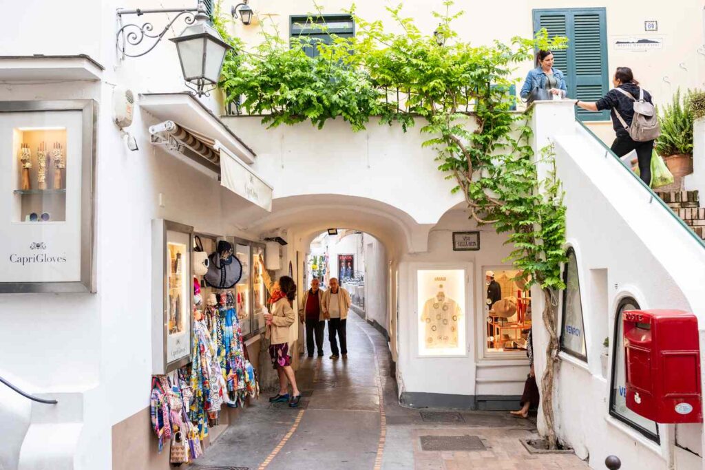 On Trend: A Stylish Traveler’s Guide