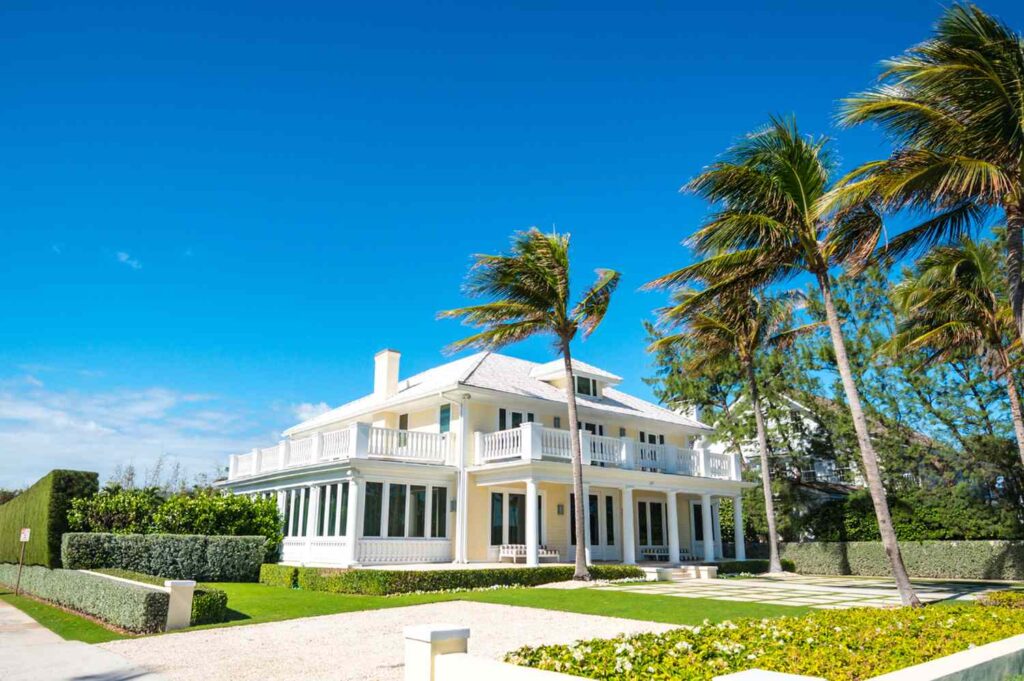 This Coastal Town Was Just Named the Wealthiest Suburb in Florida