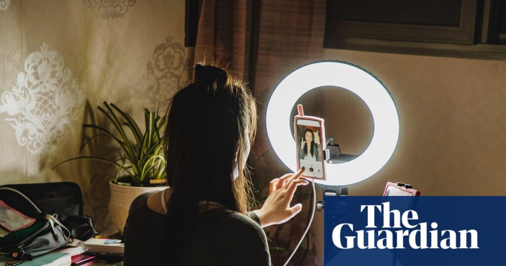 ‘Commodifying themselves’: the ordinary people posting Instagram sponcon to profit off friends | Life and style